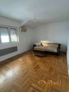 Izdaje se duplex 74m2, Karaburma